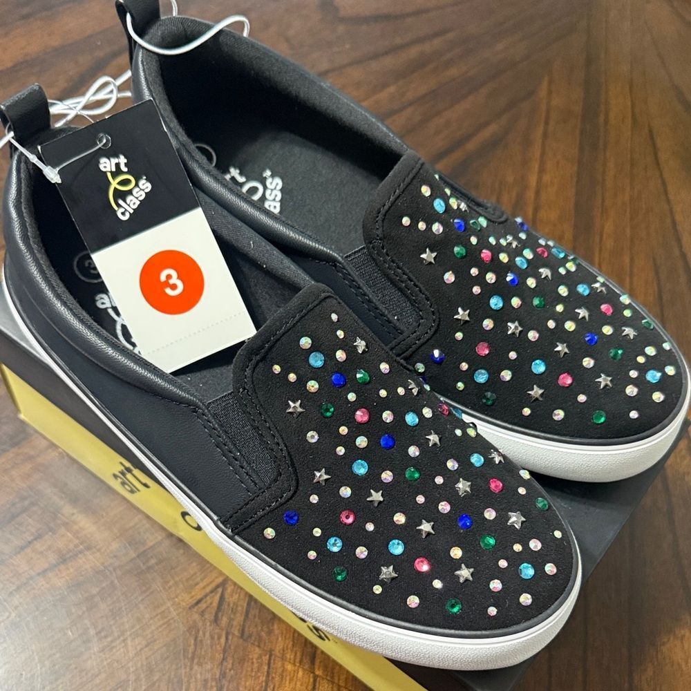 Art Class- Hanna sneaker-Black with Multicolor Studs- big kid size 3